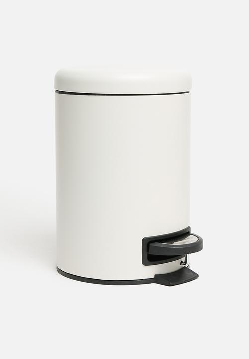 Bathroom Solutions - 3L Pedal Bin - Cream