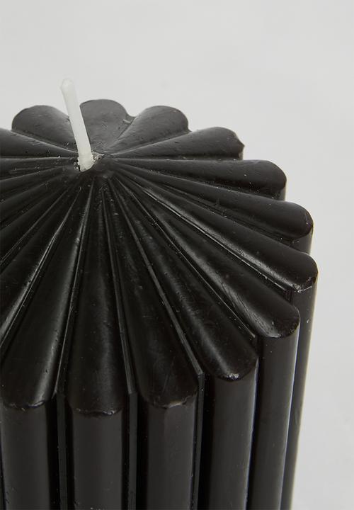 H&S - Reeded Pillar Candle - Black