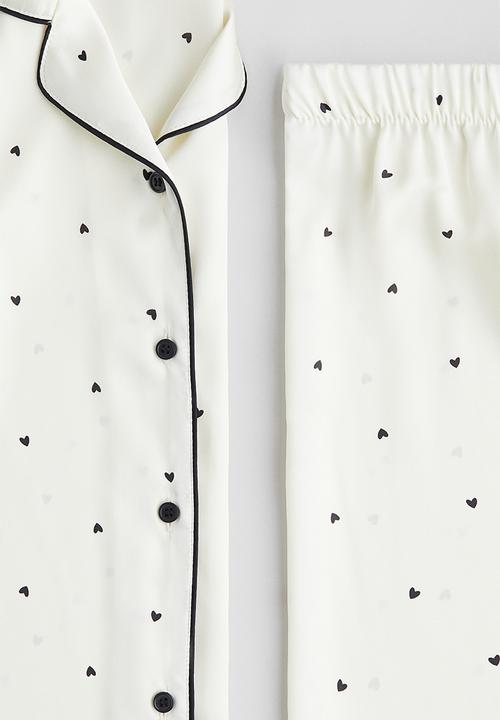 H&M - Satin pyjamas - cream/hearts