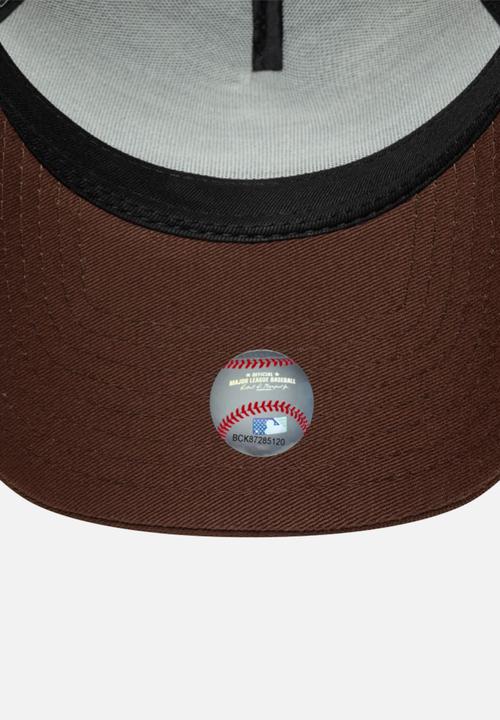 New Era - Outline Script E-Frame - Brown