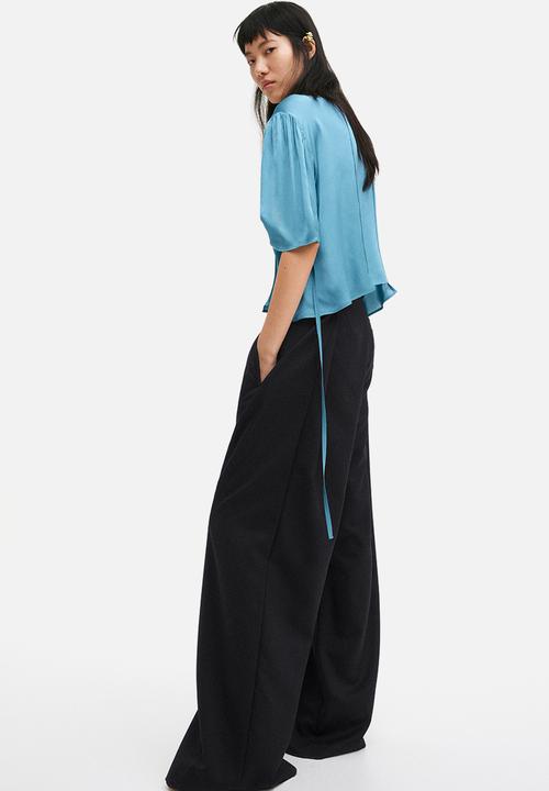 H&M - Puff-sleeved satin blouse - turquoise