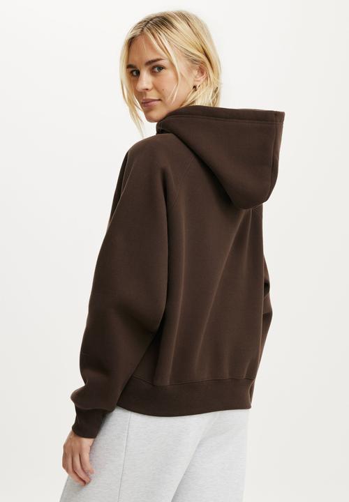 Cotton On - Plush Essential Raglan Hoodie - French Roast