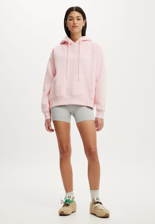 Cotton On - Plush Essential Raglan Hoodie - Cherry Dream