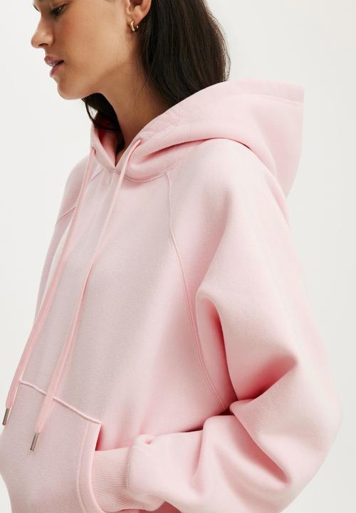 Cotton On - Plush Essential Raglan Hoodie - Cherry Dream