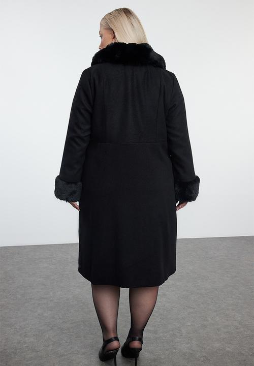 Trendyol - Plus Wool Blend Stamp Coat with Fur Collar and Sleeve Detail - Black