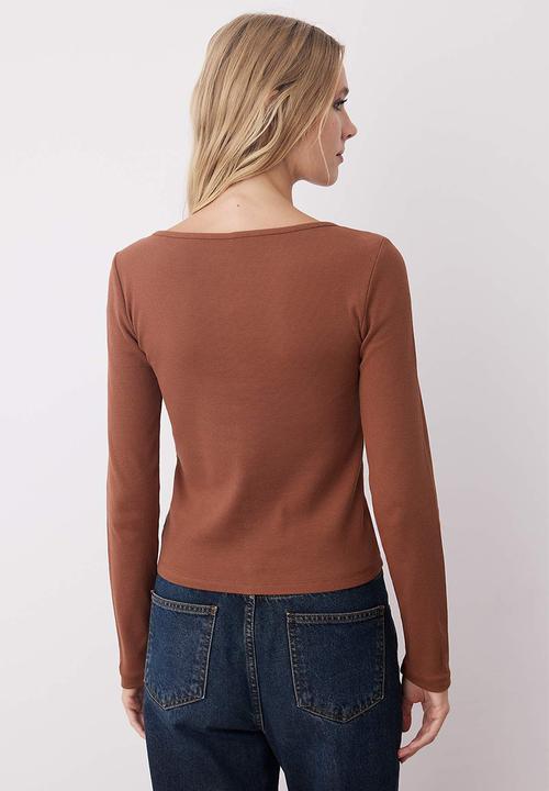 Trendyol - Button Detailed Crew Neck Ribbed Stretchy Regular Size Knitted Blouse - Brown