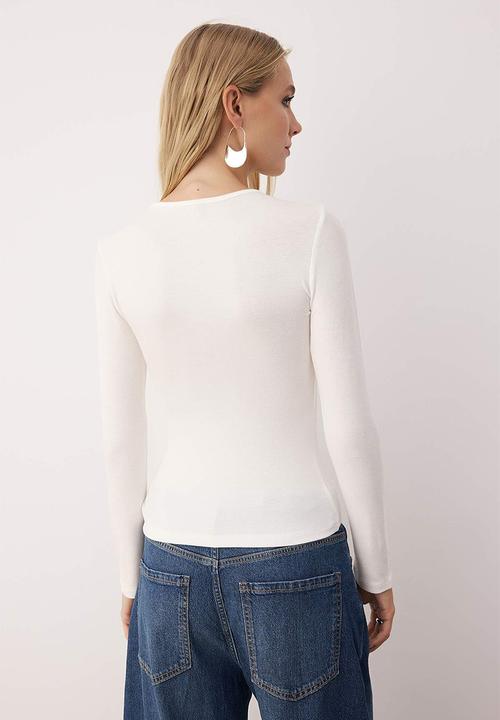 Trendyol - Collar Detailed Fitted/Slim Fit Knitted Blouse - Ecru