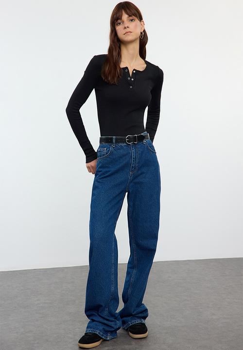 Trendyol - Stretchy Corded Knitted Blouse with Snap Fasteners - Black