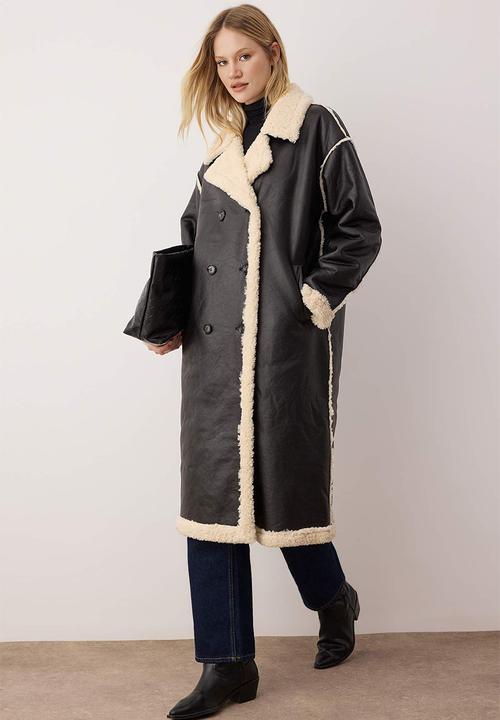 Trendyol - Double-Sided Plush Mono Closure Oversize Long Faux Leather Coat - Black