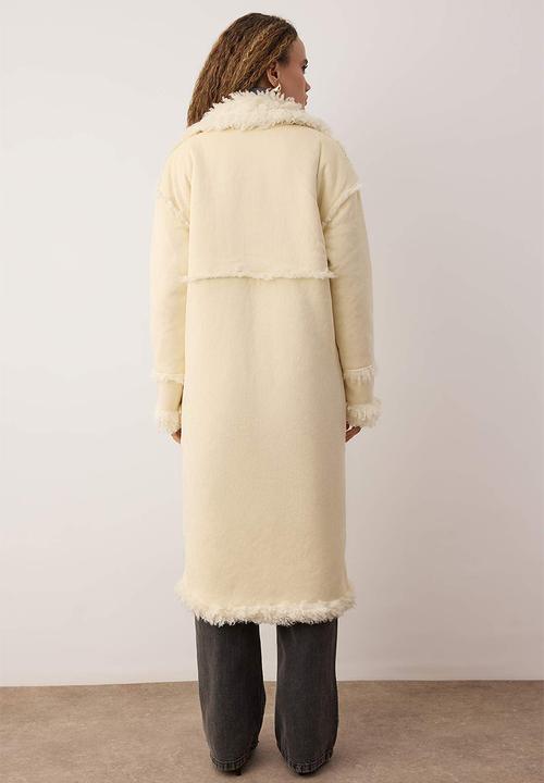 Trendyol - Faux Fur Mono Closure Oversized Long Suede Coat - Ecru
