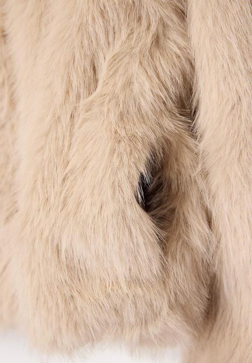 Trendyol - Oversize Mold Hooded Fur Coat - Beige