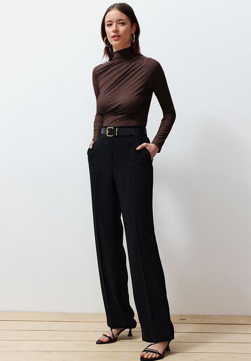 Trendyol - Gathered Square Collar Fitted Flexible Knitted Blouse - Brown
