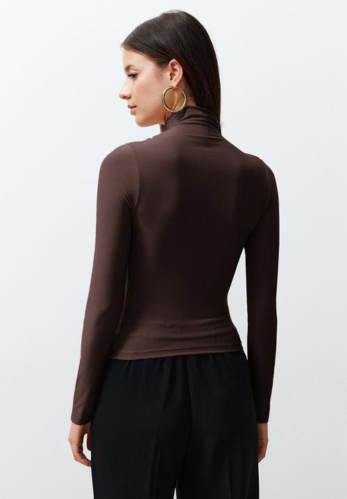 Trendyol - Gathered Square Collar Fitted Flexible Knitted Blouse - Brown
