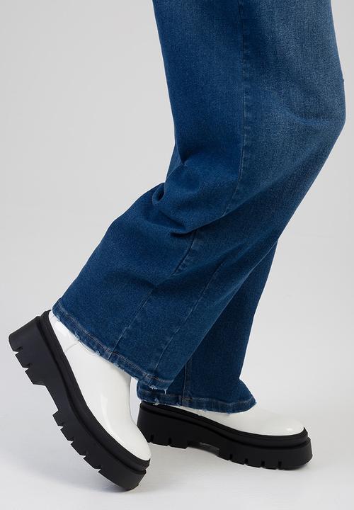 SISSY BOY - Chelsea patent basic Alma boot - black