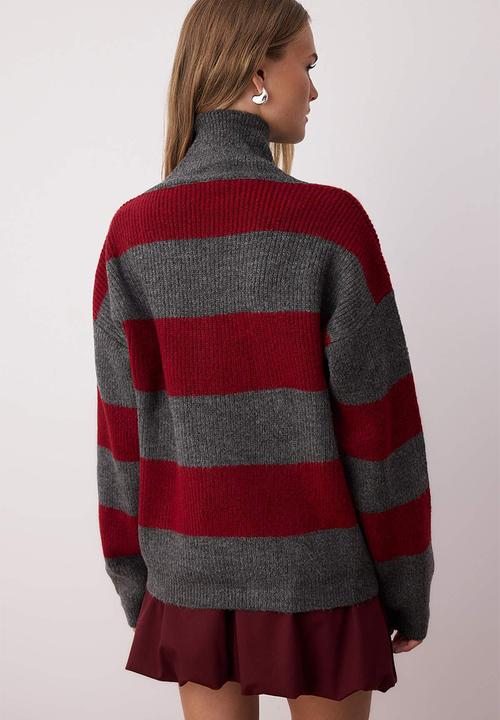 Trendyol - Soft Textured Wide Fit Thick V-Neck Knitwear Sweater - Burgundy