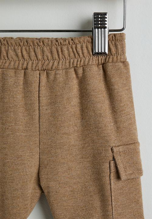 Pop Candy - Cargo pants with crew socks - brown & white