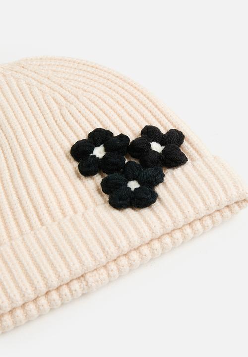 Pop Candy - Fitted beanie with crocheted flowers - cream