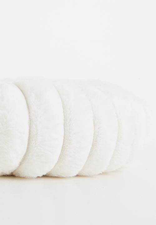 H&S - Flora round cushion - Off white