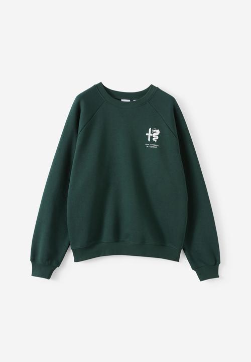 Cotton On - Cropped Fit Alfa Romeo Sweater - Lcn Alf Forest Green/Alfa Romeo-Logo
