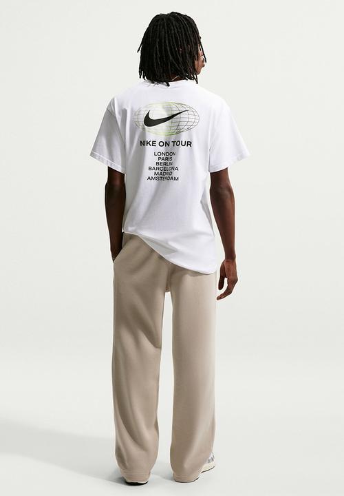 Nike - NSW Athletic Graphic Worldwide Tee - White