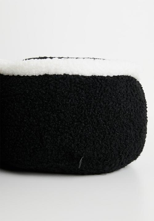 Pop Candy - Super soft flower cushion - black/white