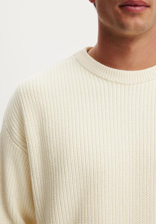 Cotton On - Box Fit Crew Knit - Ecru