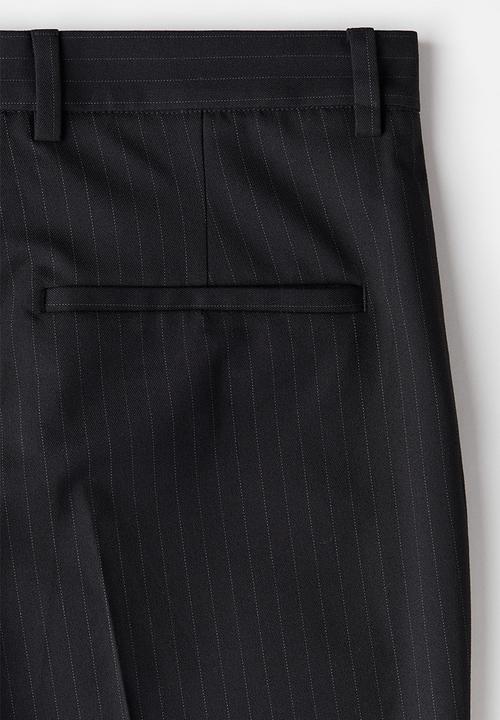 H&M - Relaxed fit suit trousers - black/pinstriped 