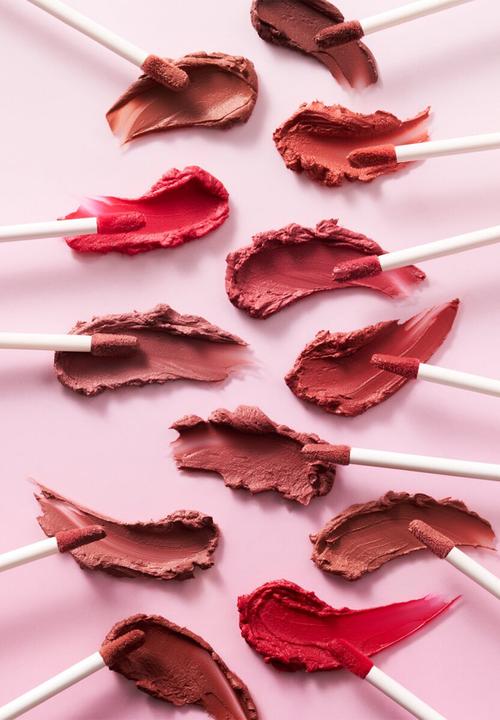 essence - BLUR Soufflé Matte Lip Cream - 01 Deep Scroll