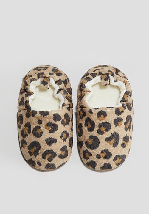 H&M - Soft slippers -  beige/leopard print