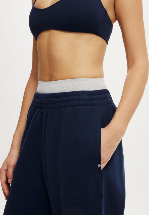 Cotton On - Plush Boyfriend Jogger - Prep Sport Navy