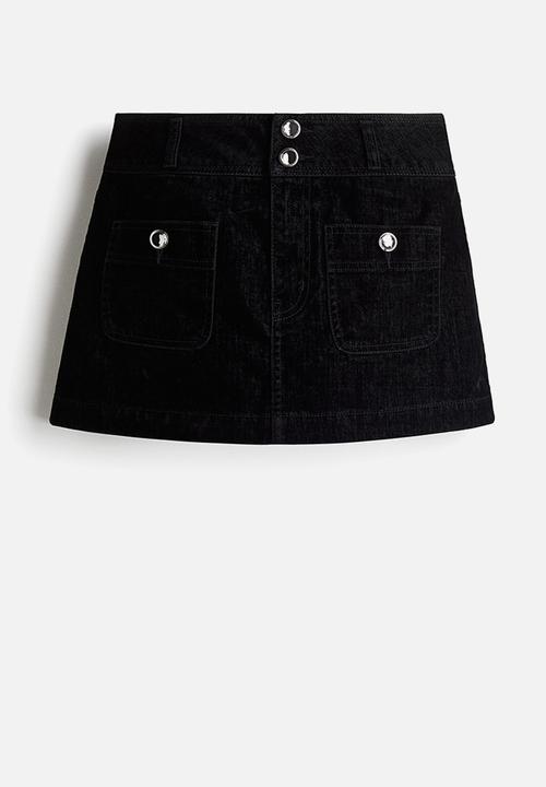 H&M - Rhinestone-button mini skirt - black
