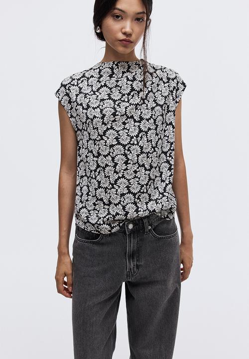H&M - Cap-sleeved blouse - black & white patterned