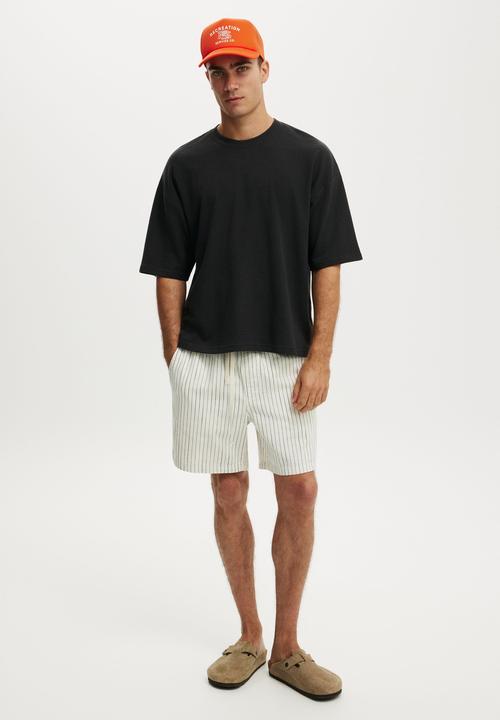 Cotton On - Cropped fit T-shirt - Washed Black Terry 