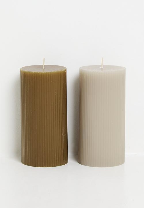 H&S - Roma Ribbed Pillar Candle - Mud