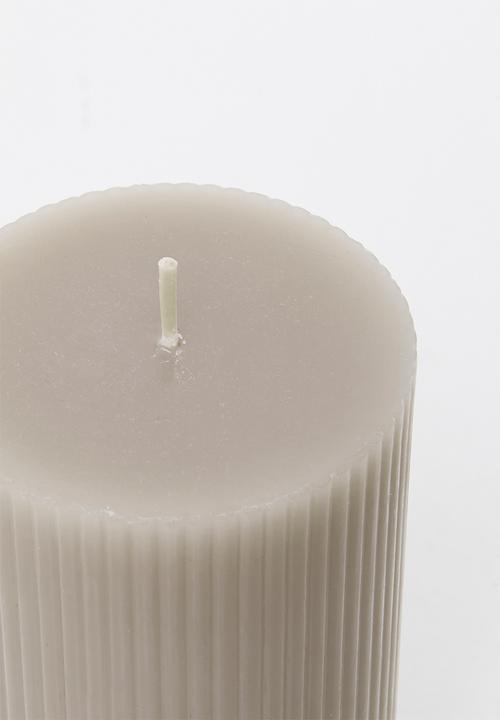 H&S - Roma Ribbed Pillar Candle - Cement