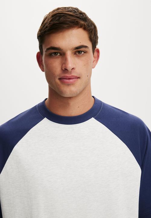 Cotton On - Box Fit T-shirt - White Marle/True Navy