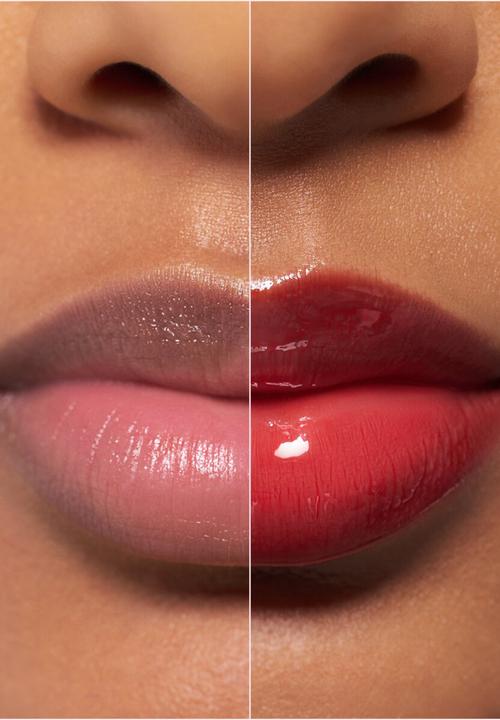 essence - JUICY BOMB Plumping Lip Gloss - 01 Sweet Strawberry