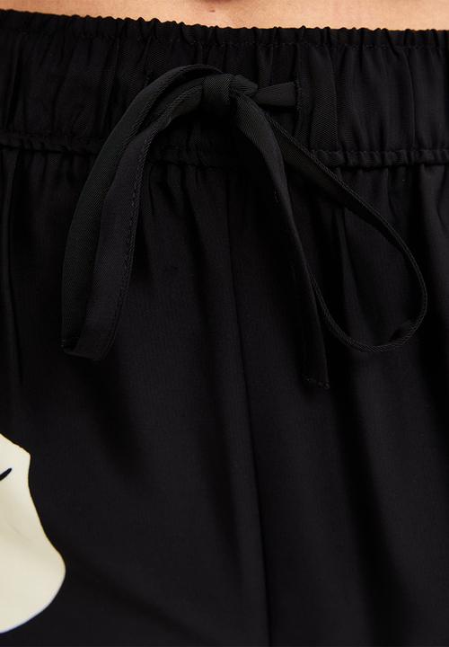 New Look - St lily large floral goya wide leg trousers - black