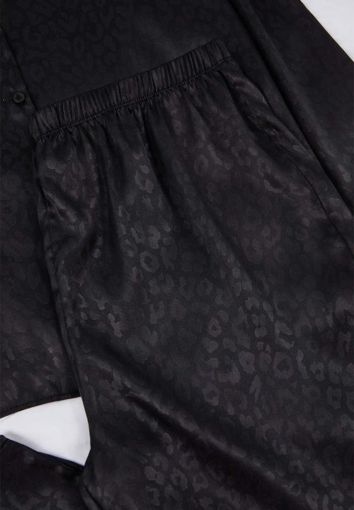 Trendyol - Leopard Print Satin Shirt Pants Woven Pajamas Set - Black