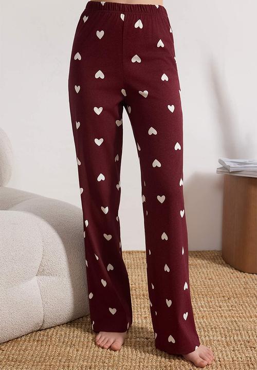 Trendyol - Heart Patterned Knitted Pajamas Set - Burgundy