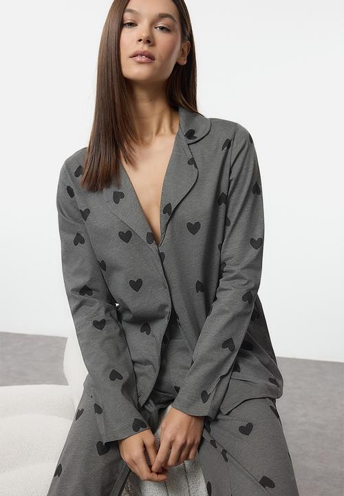 Trendyol - Heart Patterned Knitted Pajamas Set - Gray