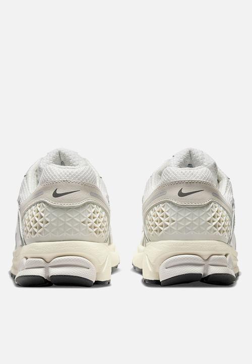 Nike - Nike Zoom Vomero 5 SE
