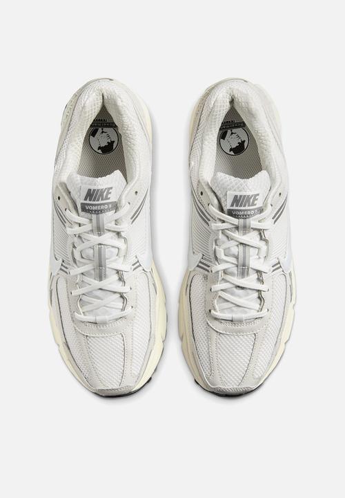Nike - Nike Zoom Vomero 5 SE