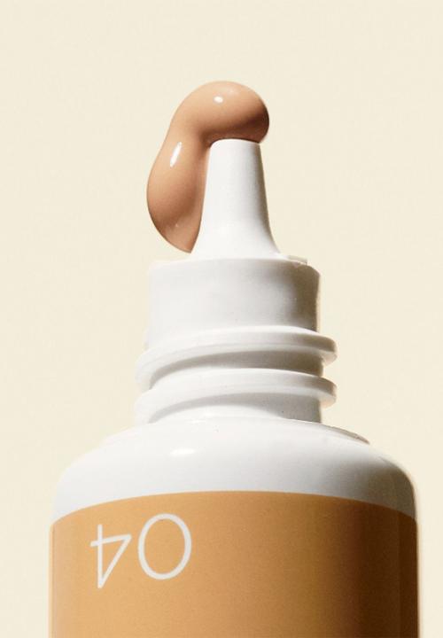 Clarins - Skin Illusion Tinted Moisturizer SPF 25  Natural Radiant Coverage - 04