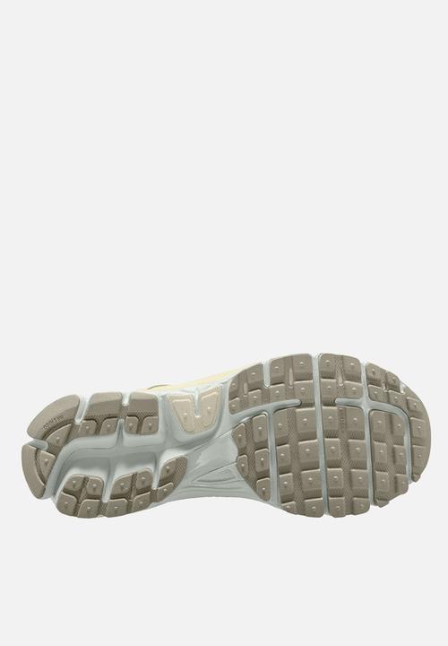 Nike - Nike Zoom Vomero 5