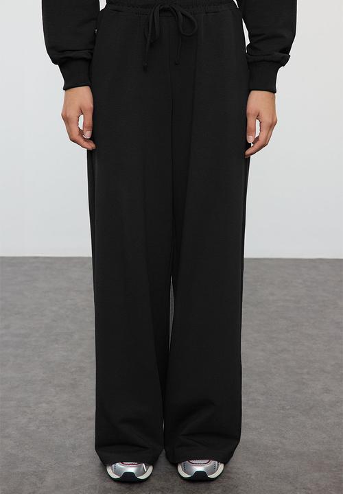 Trendyol - Knitted Sweatshirt and Wide Leg Tracksuit Set - Black