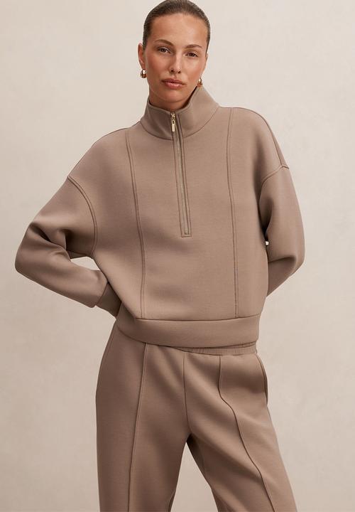 Forever New - Heidi seam detail lounge jumper in pine bark