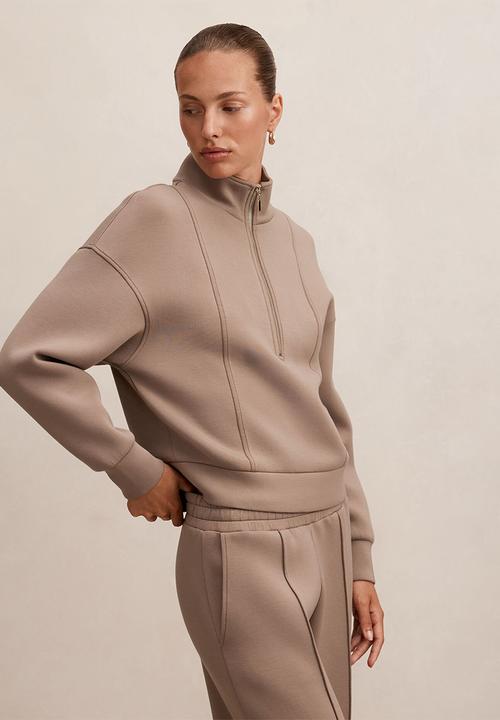 Forever New - Heidi seam detail lounge jumper in pine bark