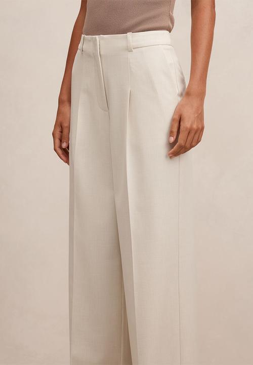 Forever New - Tessa wide leg pants in cream suit