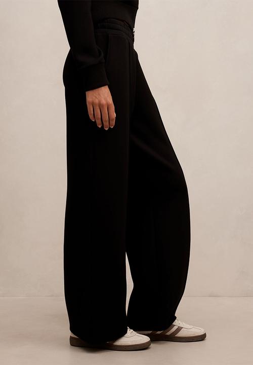 Forever New - Hunter wide leg lounge pants in black